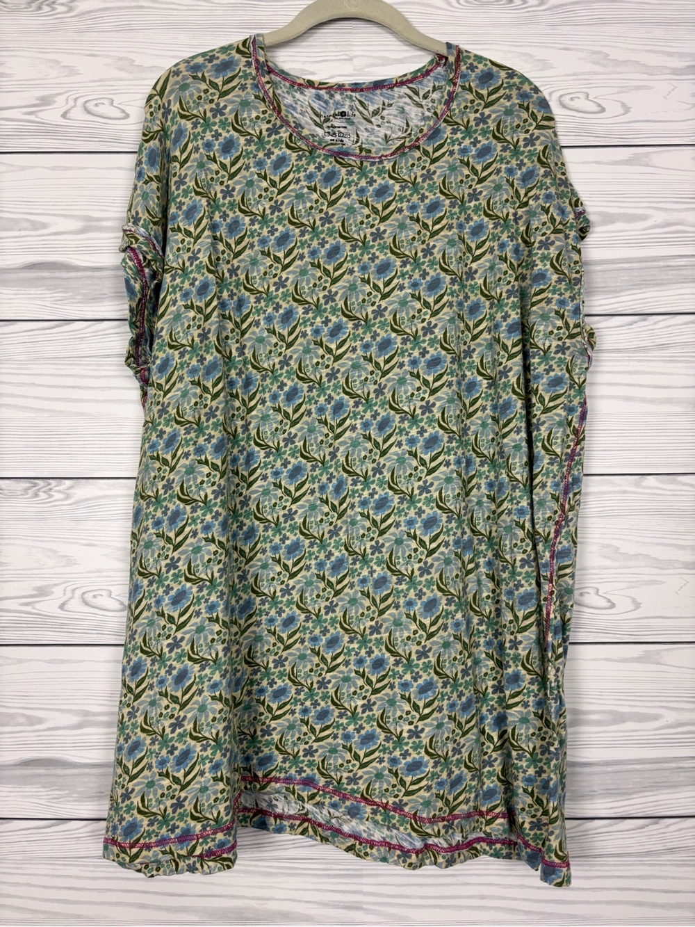 NATURAL LIFE floral green short sleeve tunic top size large